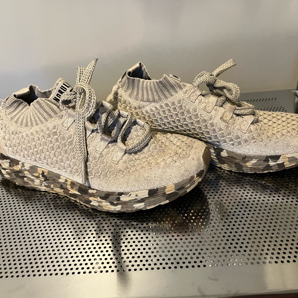 Nobull shoes like new size 9